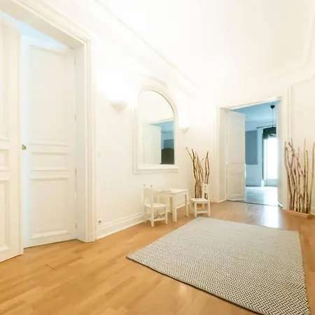 Daire Coeur De 4 - 10 Pers Béziers